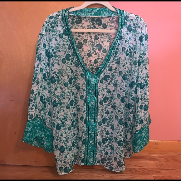 PATTERNED GREEN TOP WITH SEQUINS AND BEADS - Picture 1 of 4